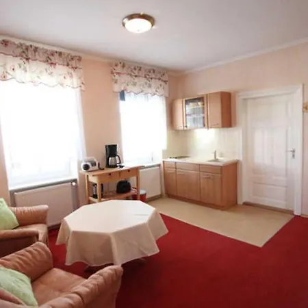 Maria Im Historischen Baederstil Засниц