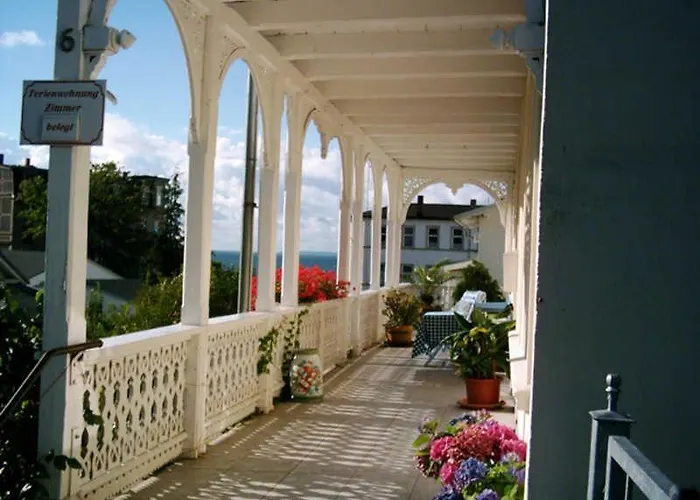 Maria Im Historischen Baederstil Sassnitz